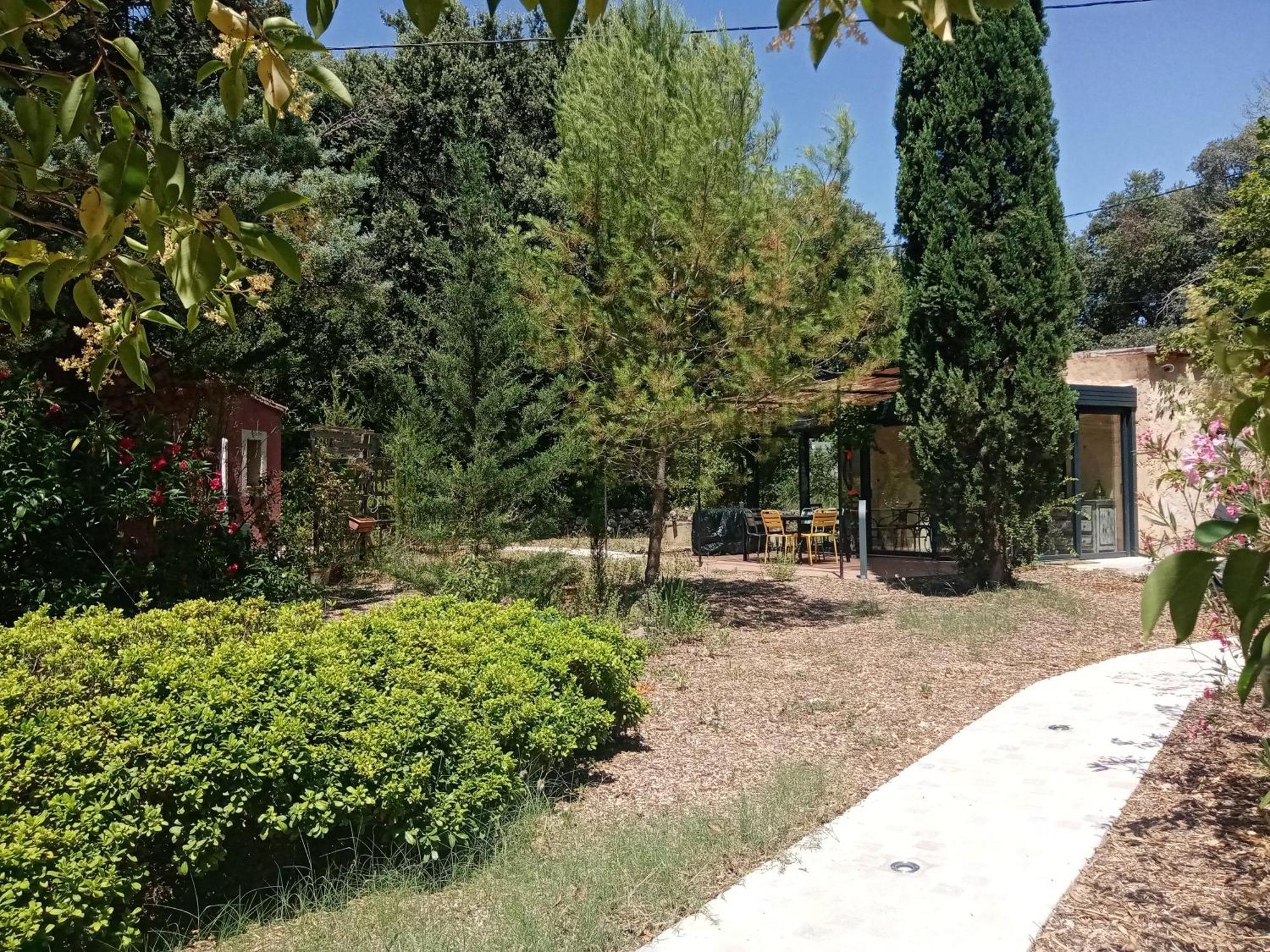 Au Mas Saint Pierre Hotel Pignans Exterior photo