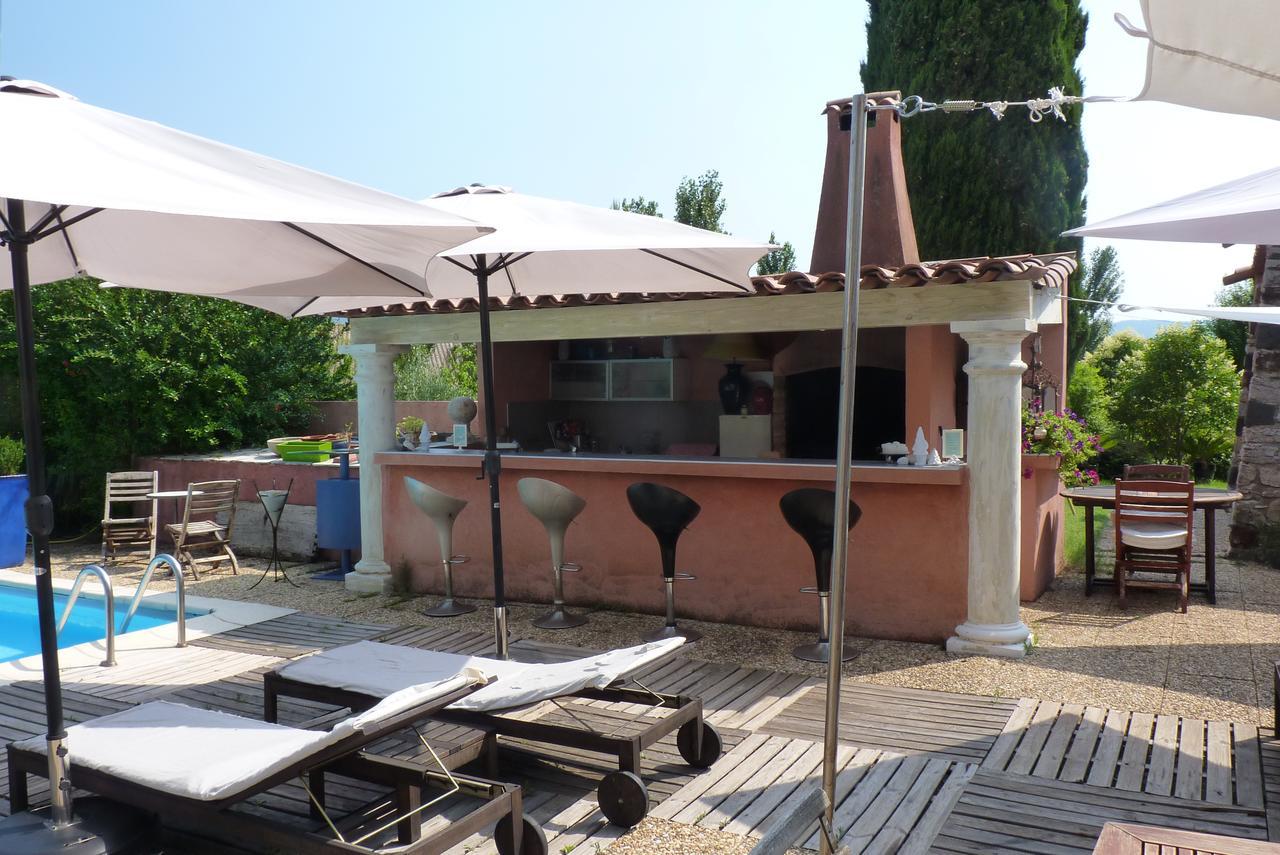 Au Mas Saint Pierre Hotel Pignans Exterior photo